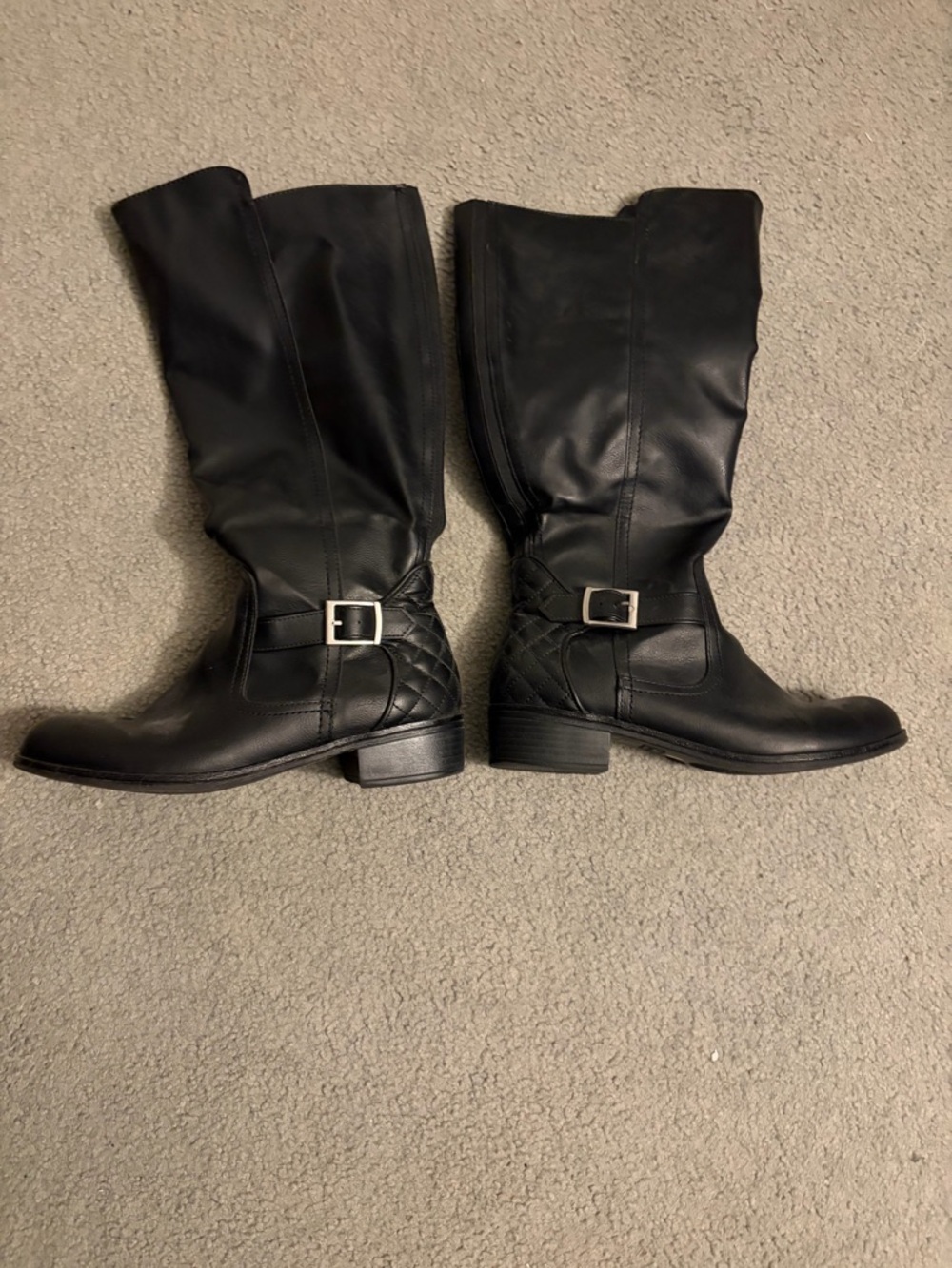 Like new Arizona 9 1/2 wide calf ladies knee high boots